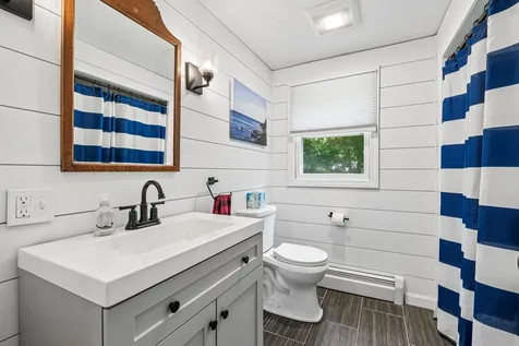 240 Wash Pond Road Hampstead NH 03841