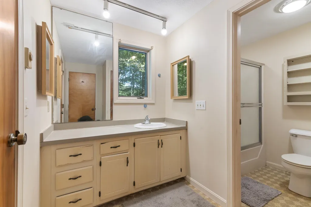 9 Evergreen Lane Brattleboro VT 05301