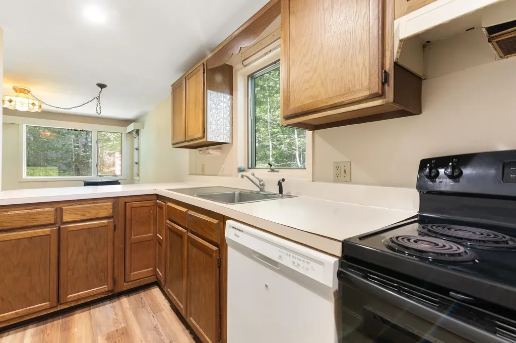9 Evergreen Lane Brattleboro VT 05301