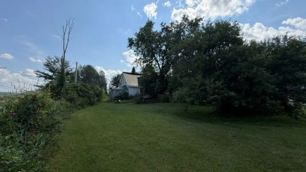 6053 Vt 100 Road Hyde Park VT 05655