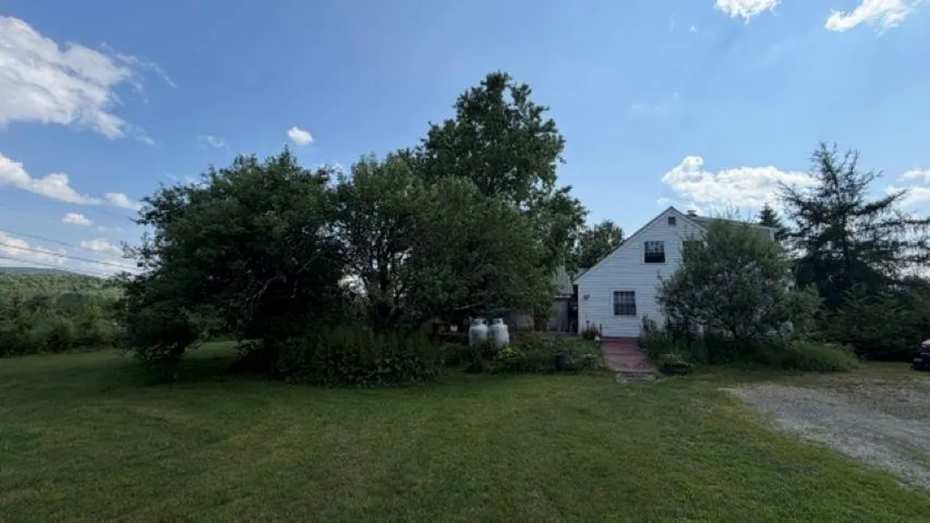 6053 Vt 100 Road Hyde Park VT 05655