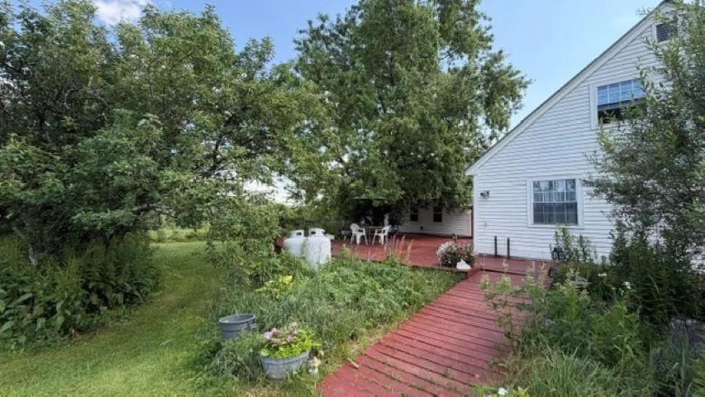 6053 Vt 100 Road Hyde Park VT 05655