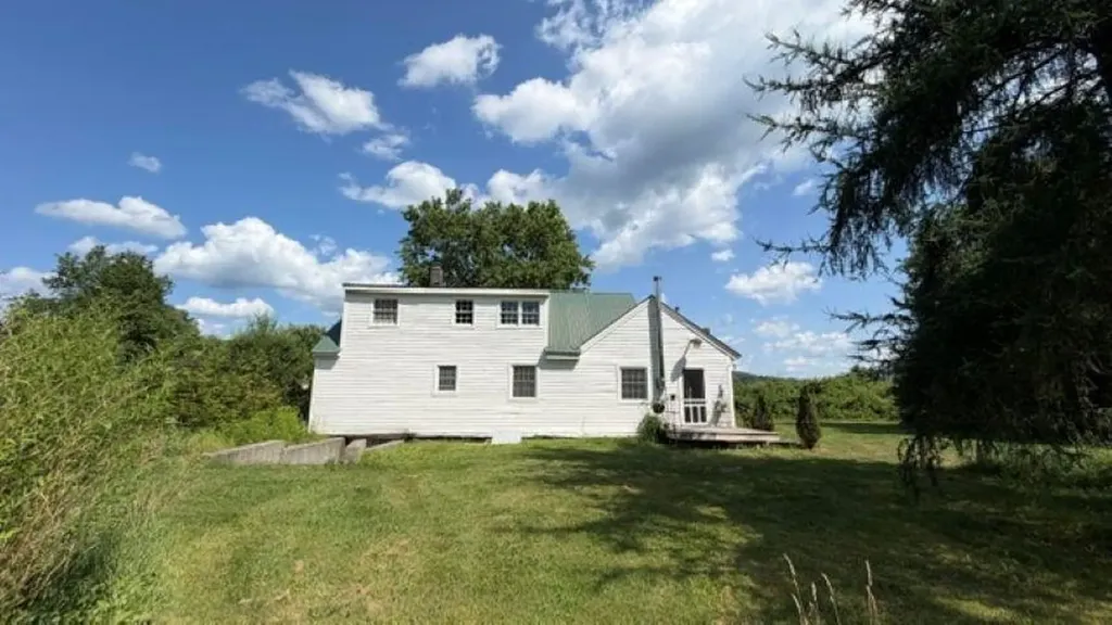 6053 Vt 100 Road Hyde Park VT 05655