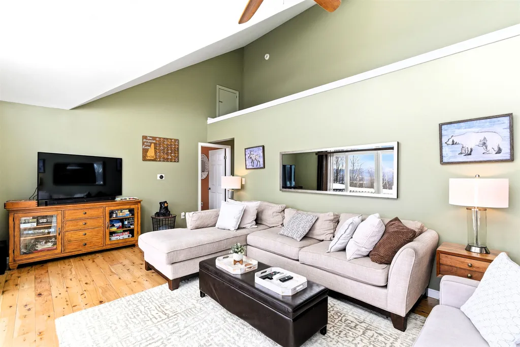 87 Glade Circle Campton NH 03223