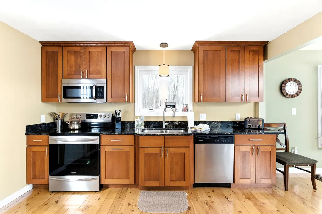 87 Glade Circle Campton NH 03223