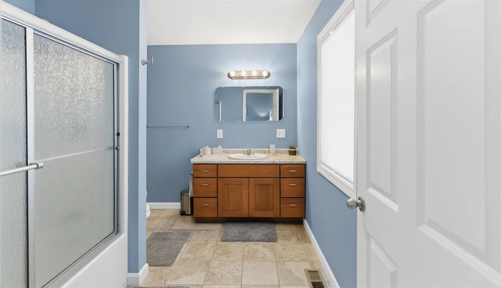 87 Glade Circle Campton NH 03223