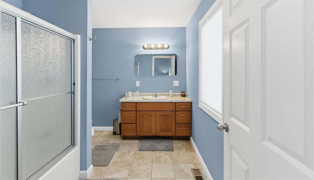 87 Glade Circle Campton NH 03223