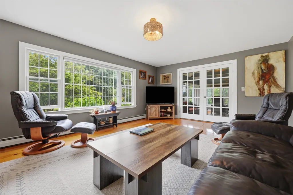 72 Old Northfield Road Hinsdale NH 03451