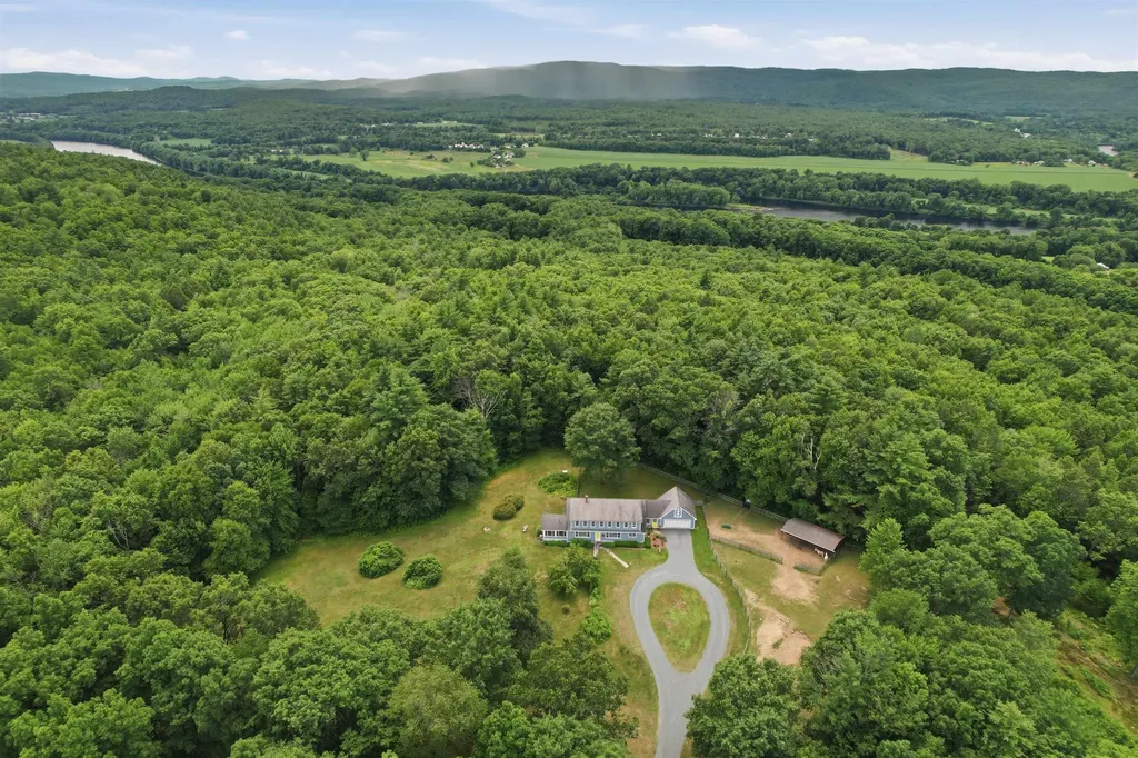 72 Old Northfield Road Hinsdale NH 03451