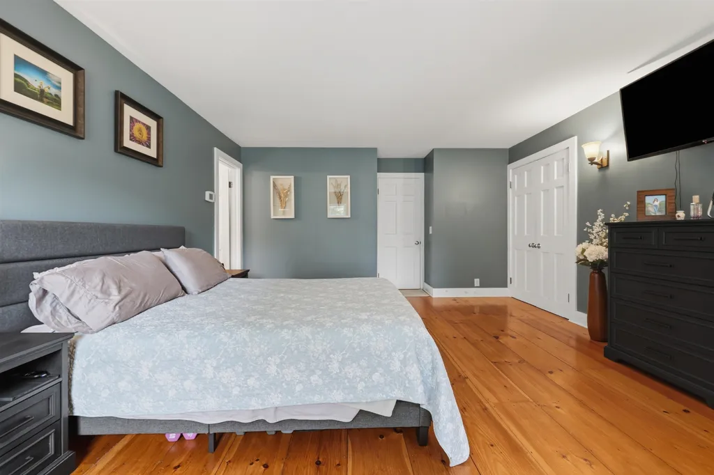 72 Old Northfield Road Hinsdale NH 03451