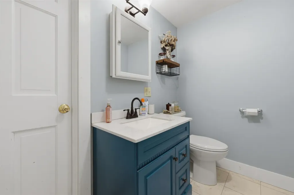 72 Old Northfield Road Hinsdale NH 03451