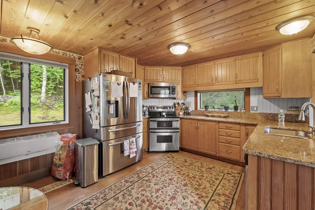 28 Mccoy Court Campton NH 03223