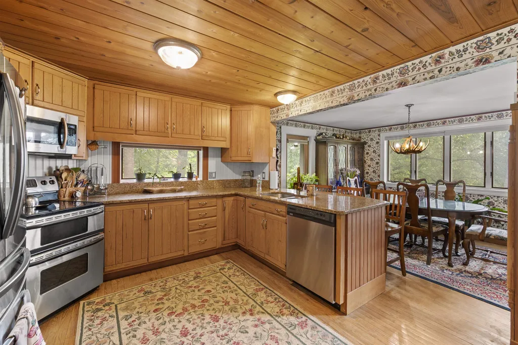 28 Mccoy Court Campton NH 03223