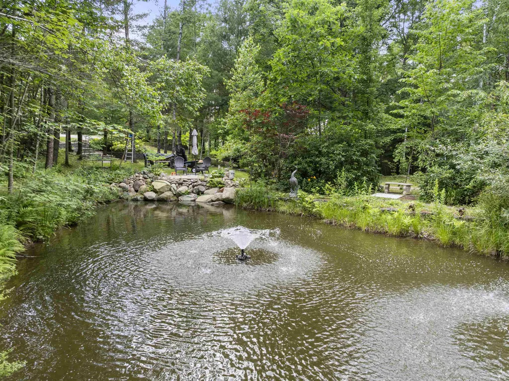 28 Mccoy Court Campton NH 03223