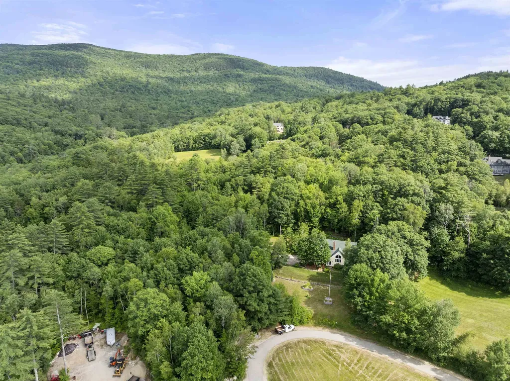 28 Mccoy Court Campton NH 03223
