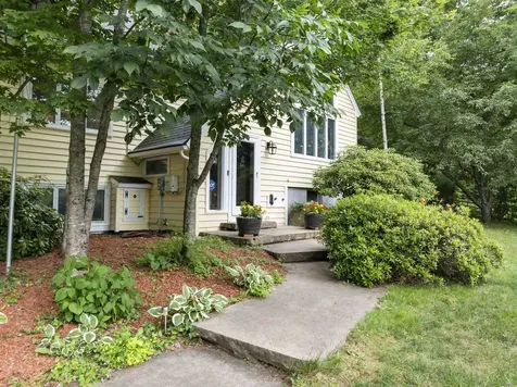 28 Mccoy Court Campton NH 03223