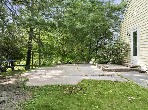 28 Mccoy Court Campton NH 03223