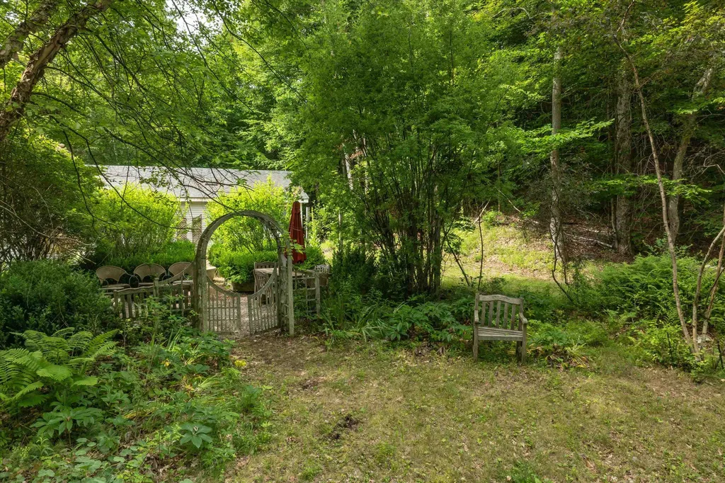 252 Tudor Road Sandgate VT 05250