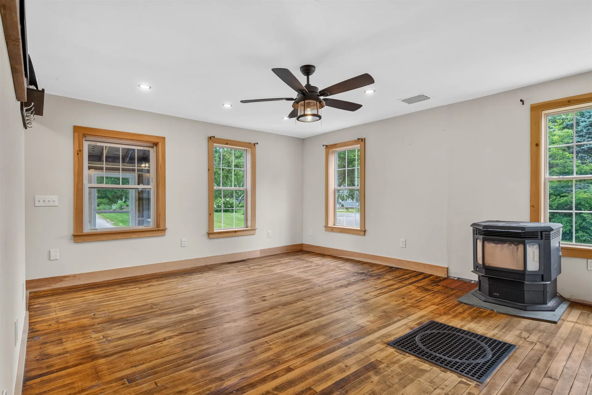 2 Willow Street Proctor VT 05765