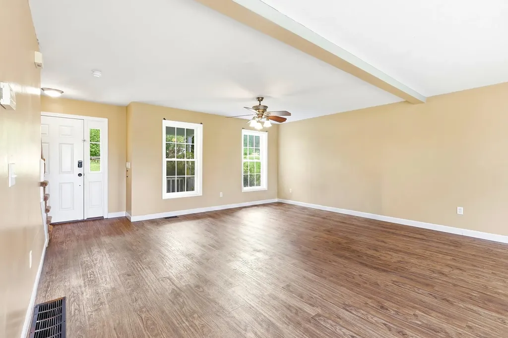 117 Holly Hill Farm Road Weare NH 03281