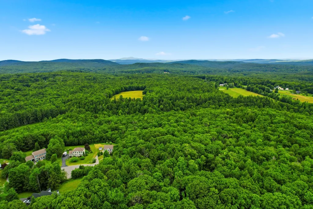 117 Holly Hill Farm Road Weare NH 03281