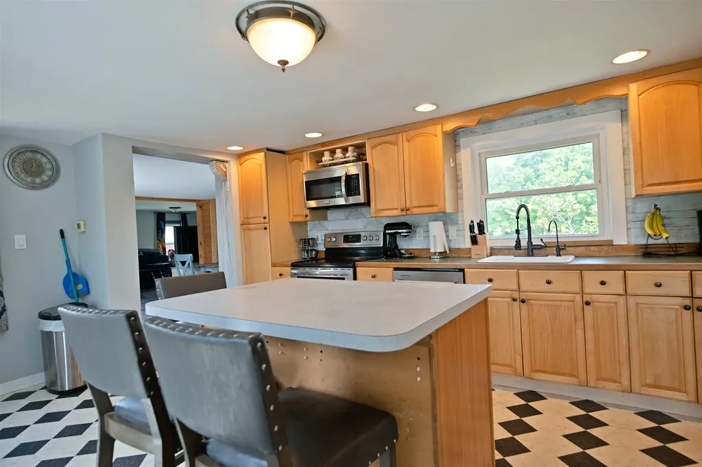 131 South Road Deerfield NH 03037