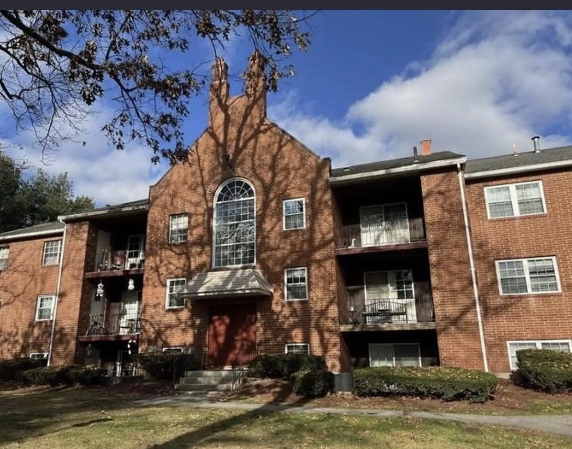 9 Louisburg Square Nashua NH 03060