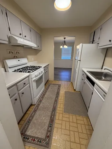 9 Louisburg Square Nashua NH 03060