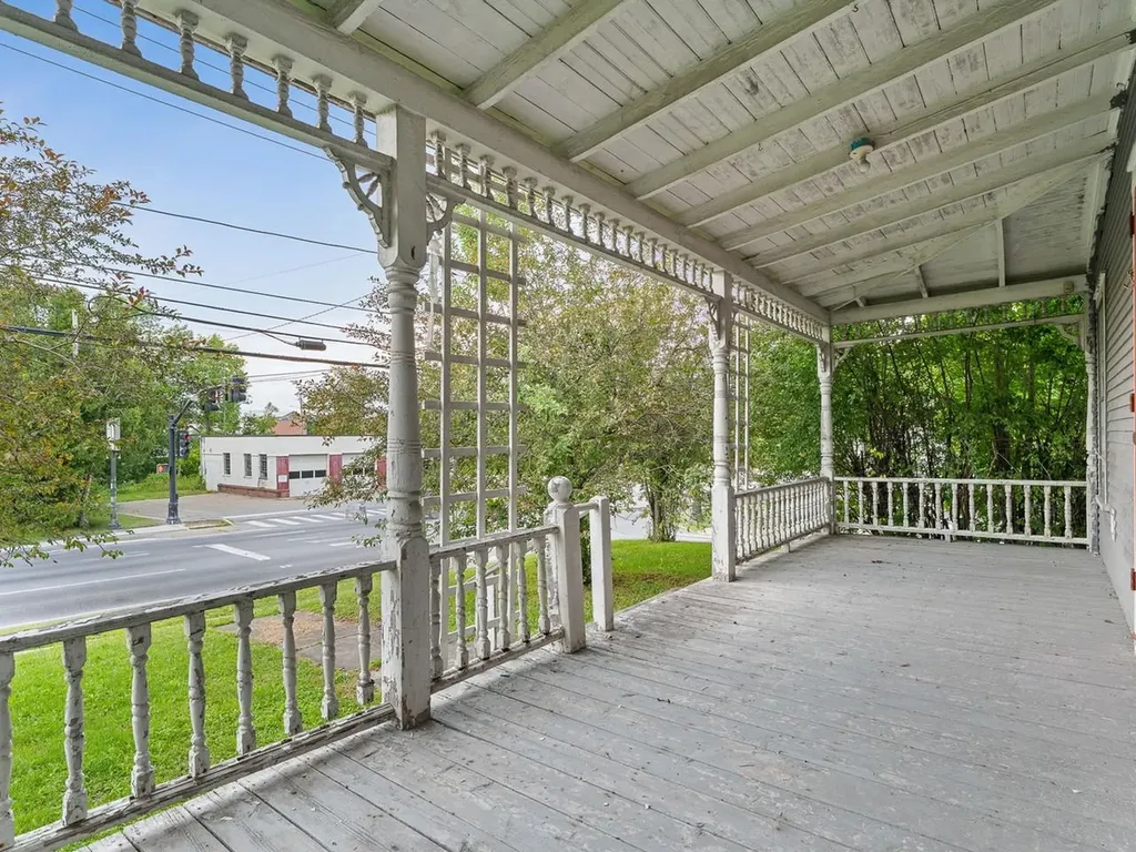 89 Court Street Middlebury VT 05753