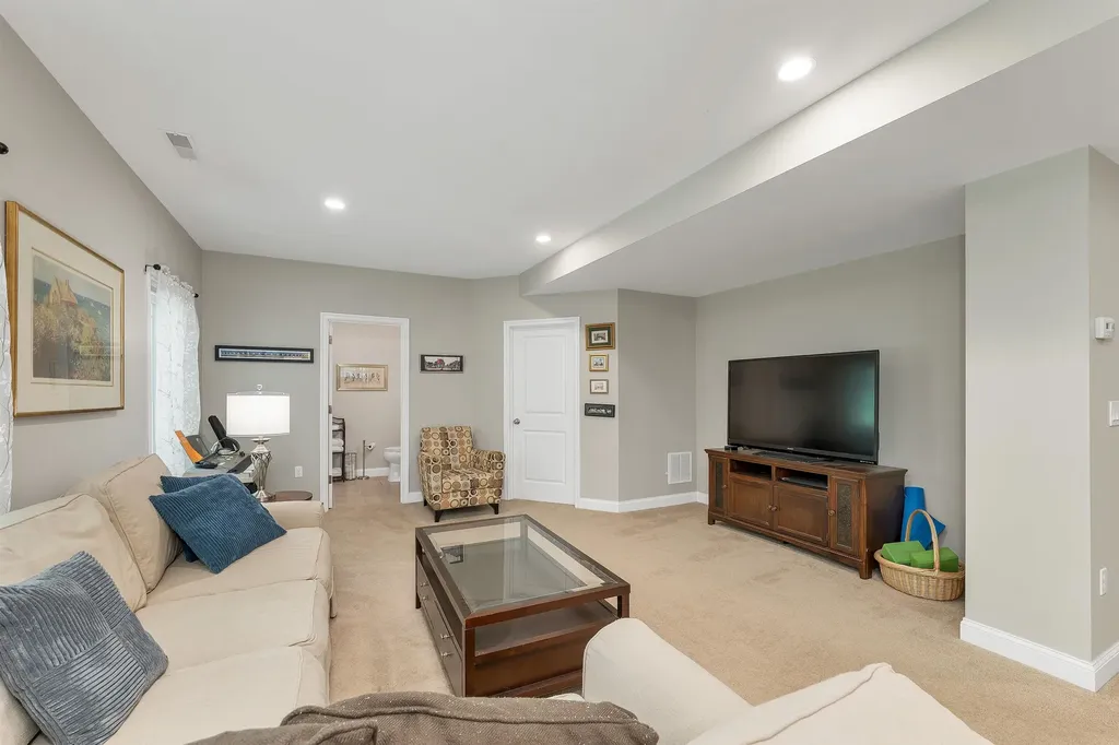 39 Gordon Mountain Road Windham NH 03087