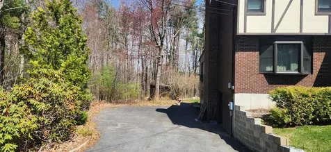 62 Hovey Road Londonderry NH 03053