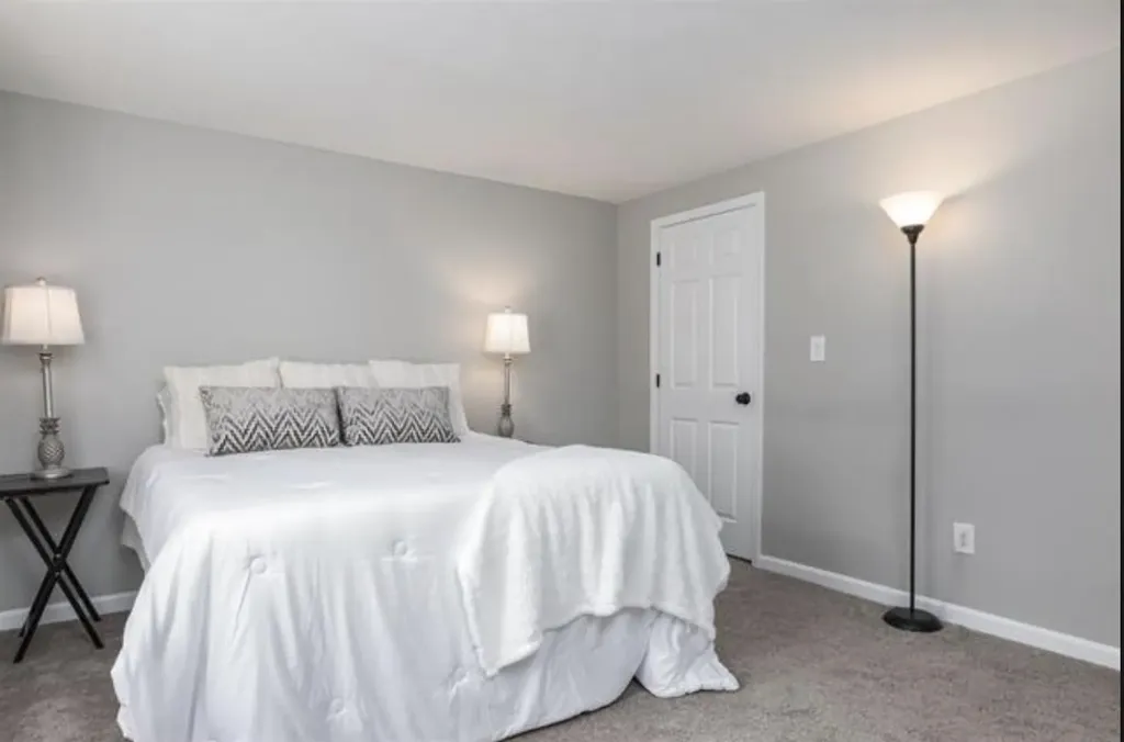 22 Essex Green Court Merrimack NH 03054