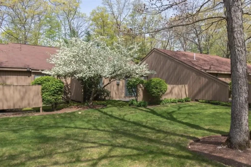 22 Essex Green Court Merrimack NH 03054