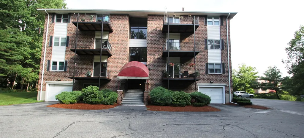 13 Dallas Drive Dracut MA 01826