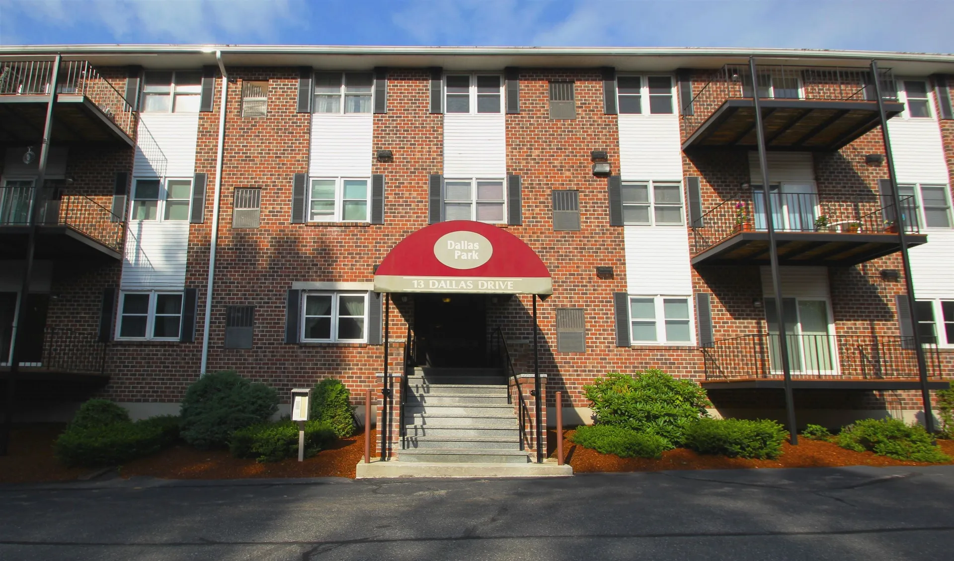 13 Dallas Drive Dracut MA 01826