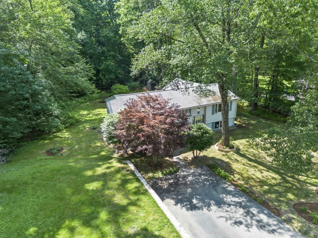 135 Musquash Road Hudson NH 03051