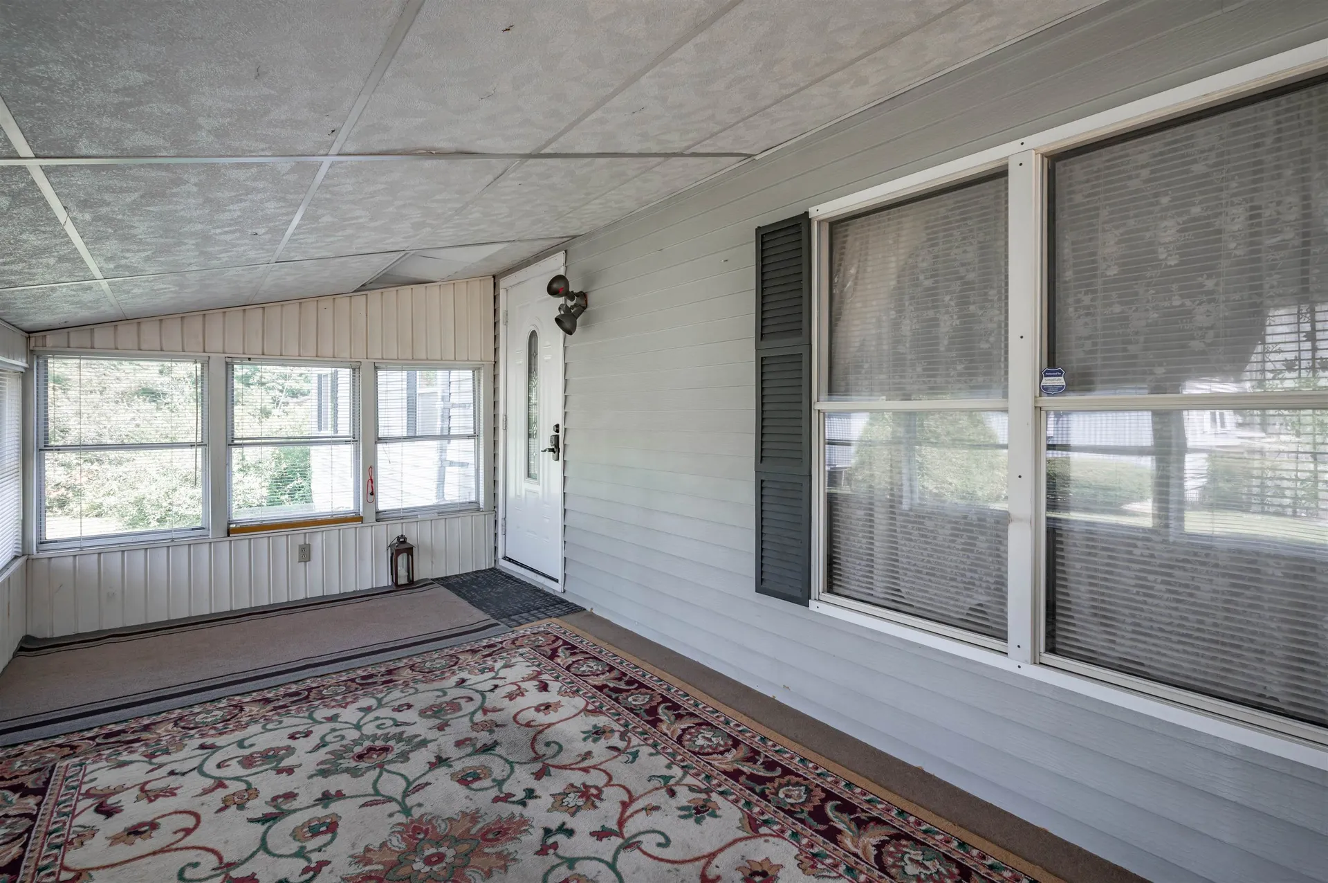 6 Embassy Avenue Hooksett NH 03106