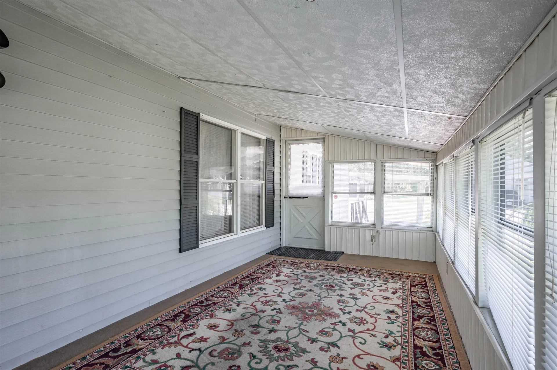 6 Embassy Avenue Hooksett NH 03106
