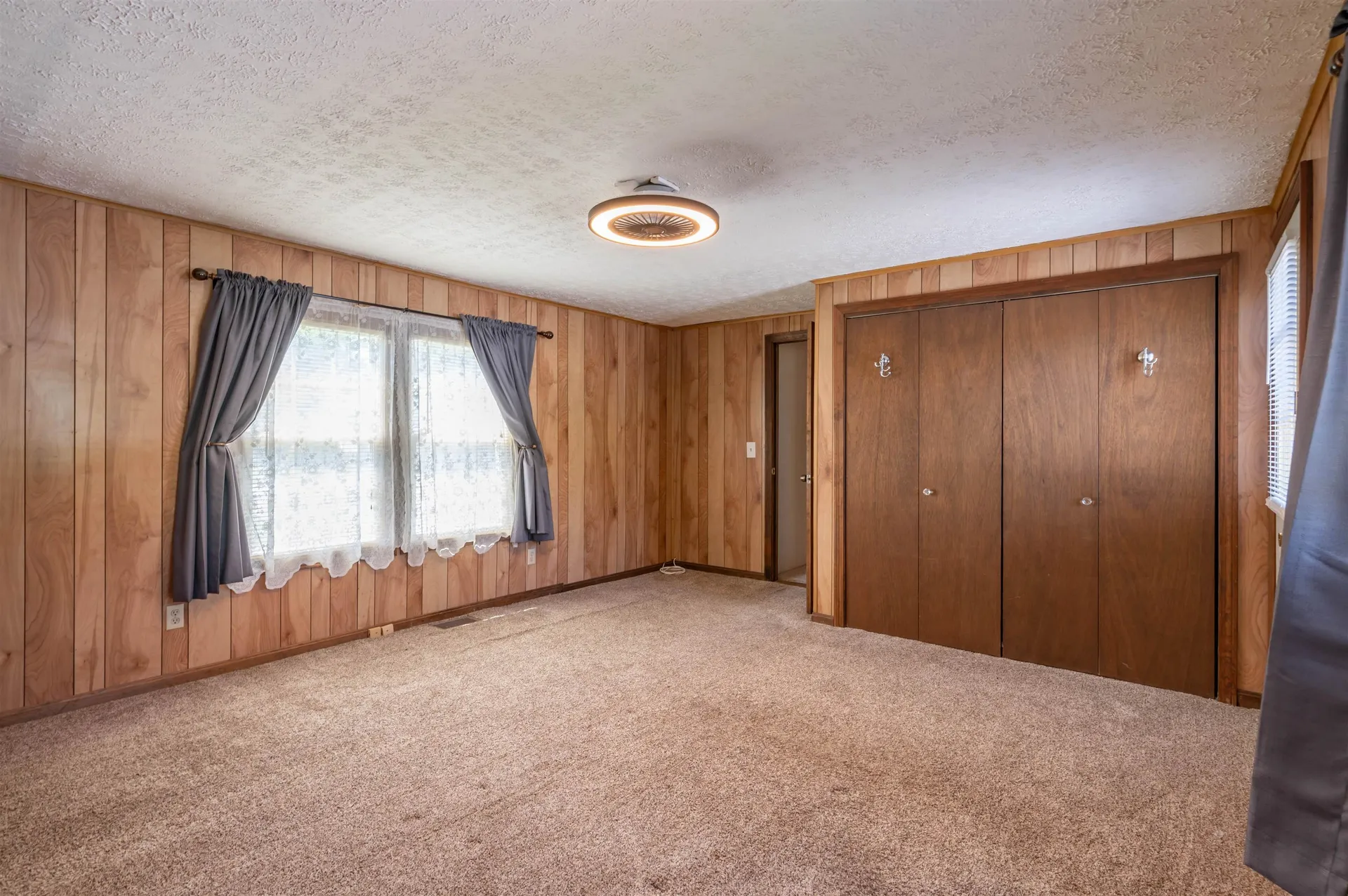 6 Embassy Avenue Hooksett NH 03106