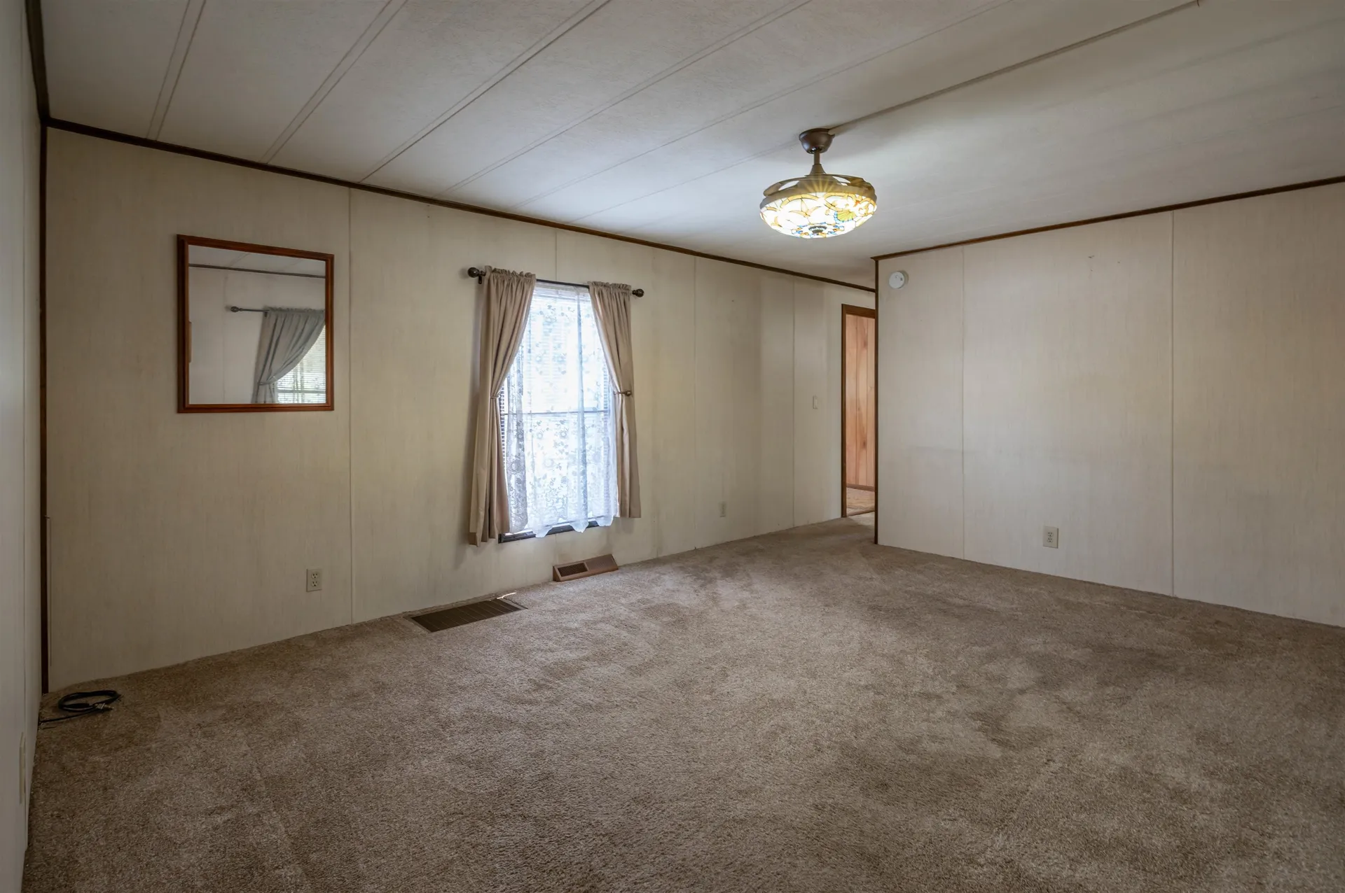 6 Embassy Avenue Hooksett NH 03106