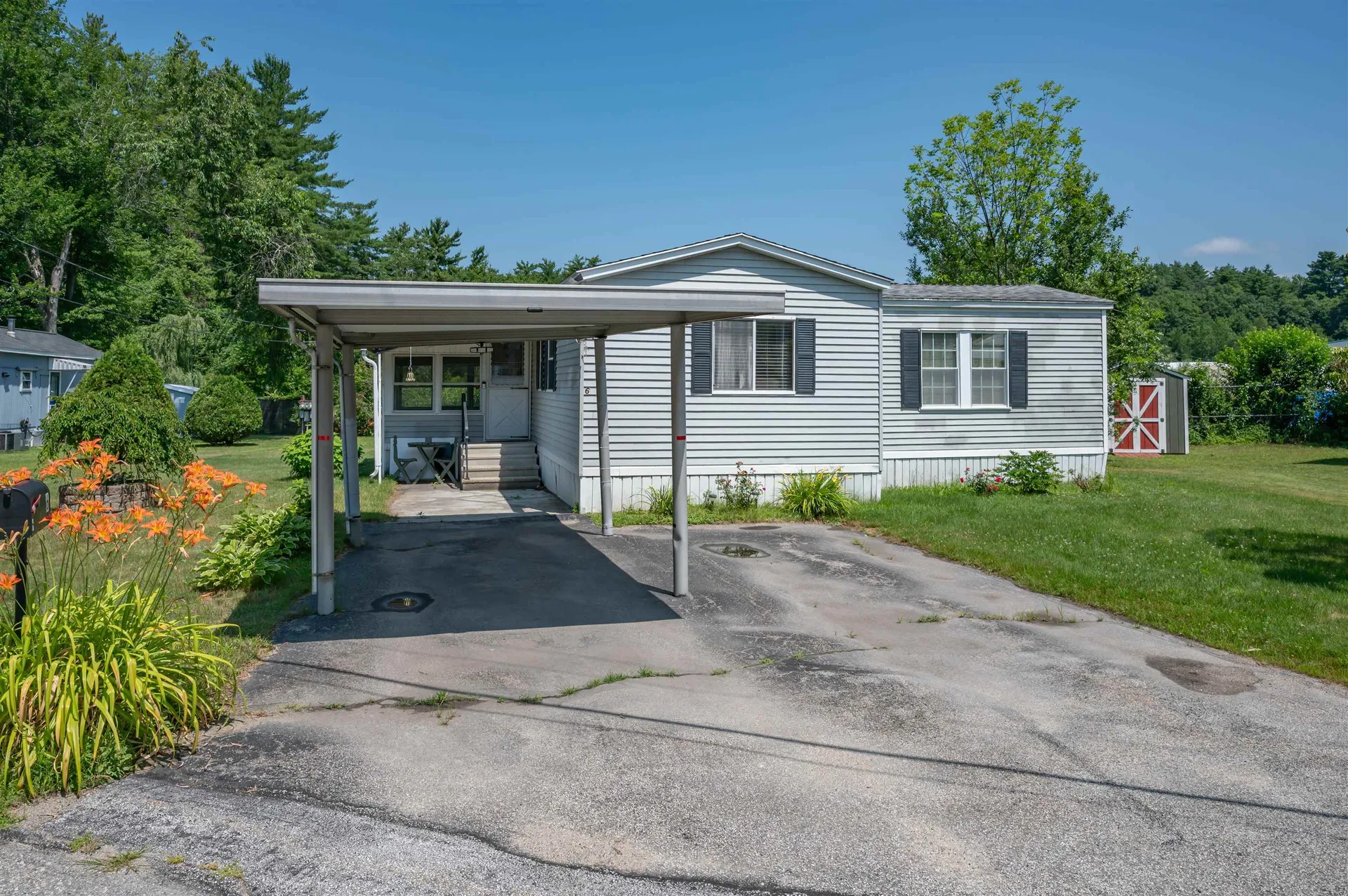 6 Embassy Avenue Hooksett NH 03106