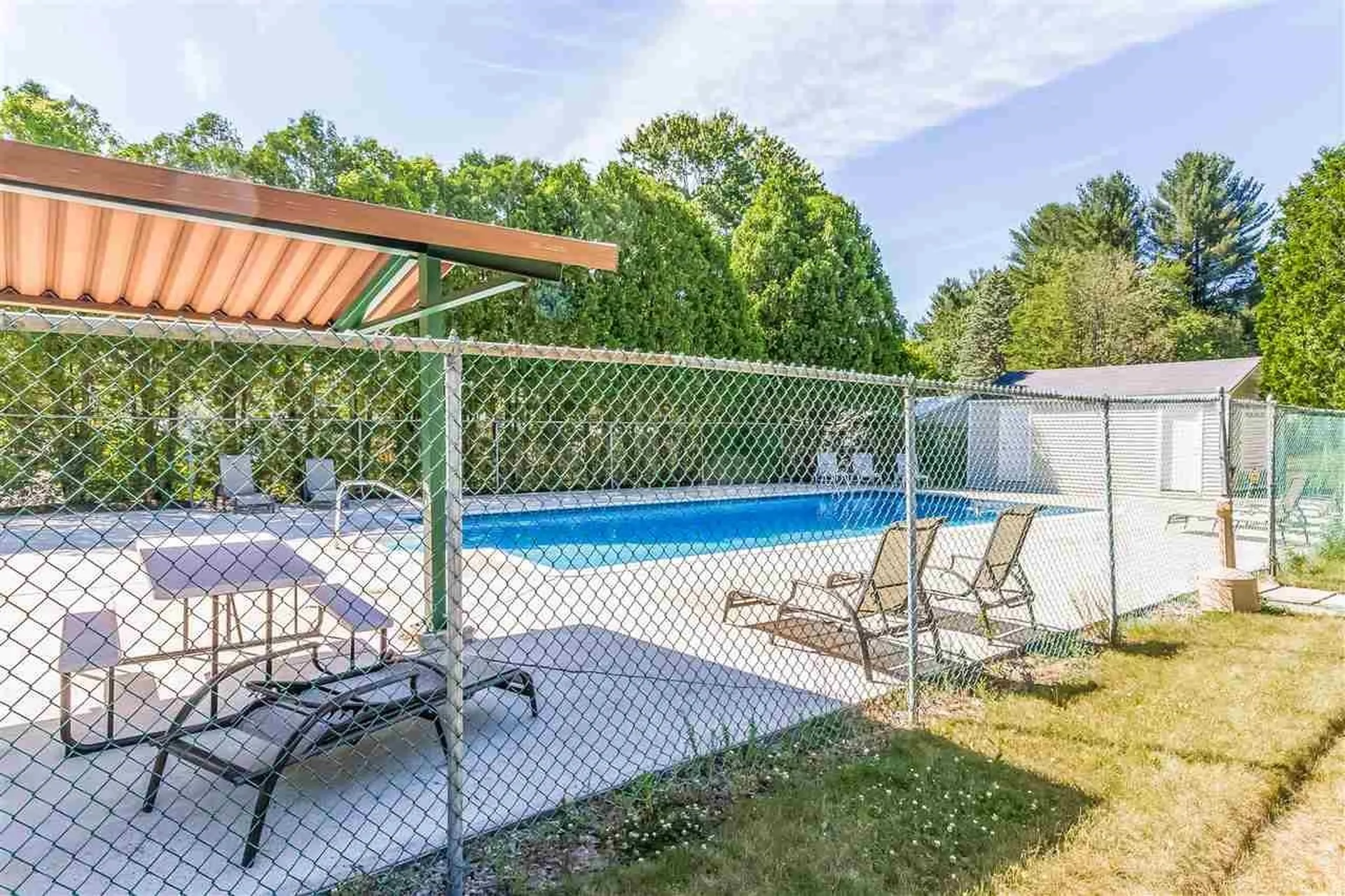6 Embassy Avenue Hooksett NH 03106