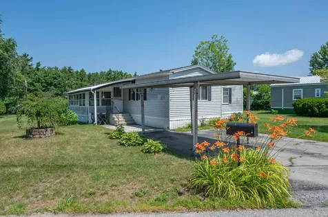 6 Embassy Avenue Hooksett NH 03106