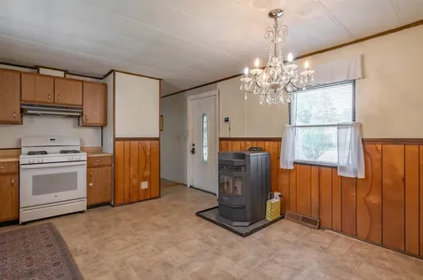 6 Embassy Avenue Hooksett NH 03106