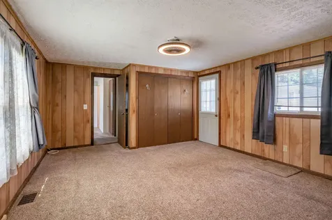 6 Embassy Avenue Hooksett NH 03106