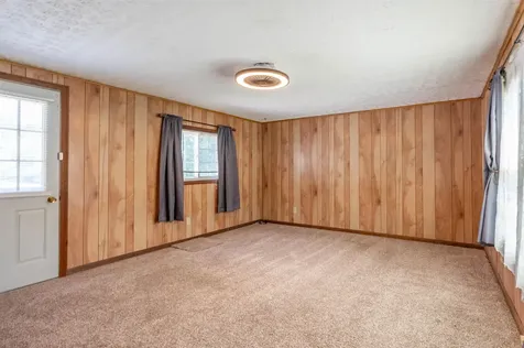 6 Embassy Avenue Hooksett NH 03106