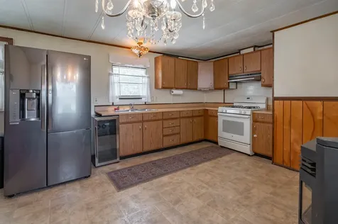 6 Embassy Avenue Hooksett NH 03106