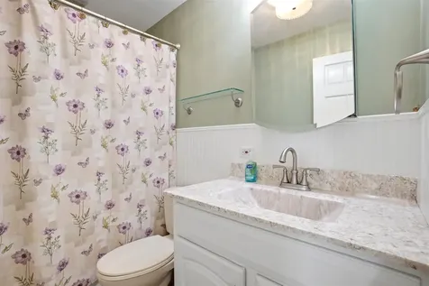 176 Portsmouth Avenue Manchester NH 03109