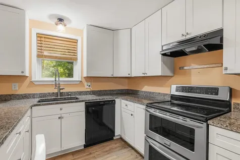 94 Maple Street Somersworth NH 03878