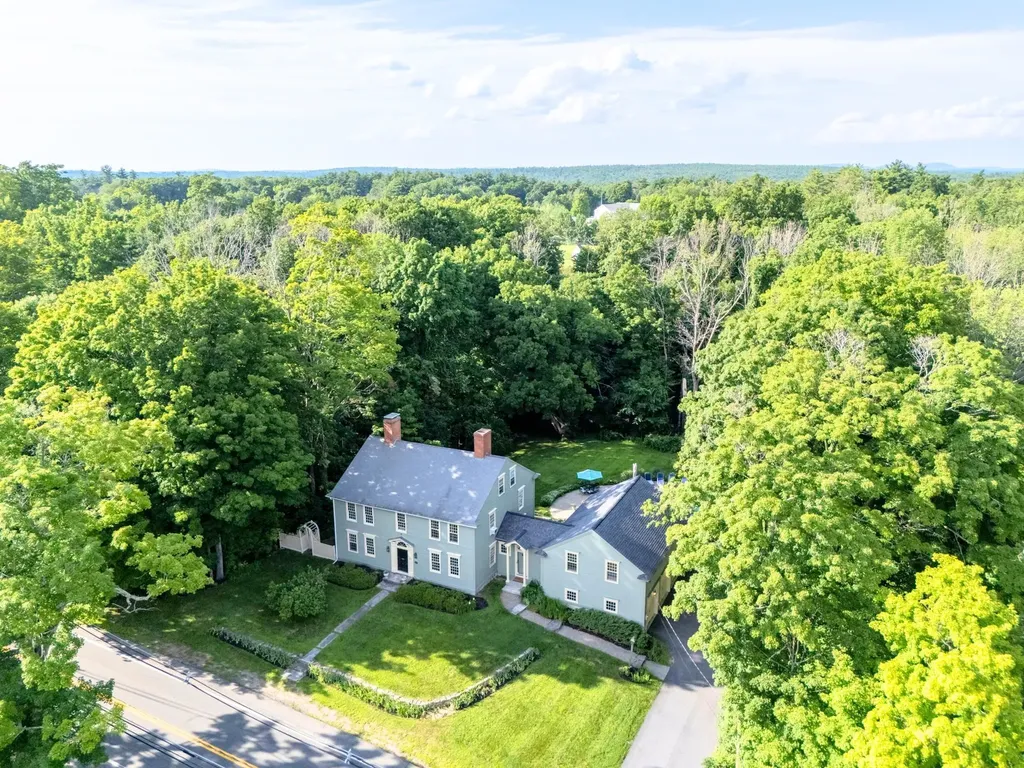 27 Haverhill Road Chester NH 03036